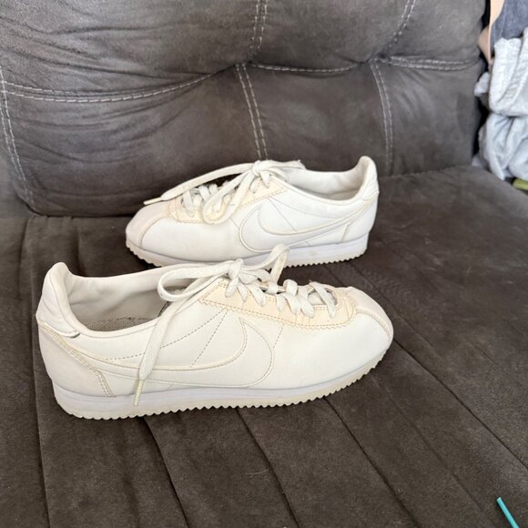 Nike Womens White Leather Cortez Sneakers Size 8 - Picture 1 of 7